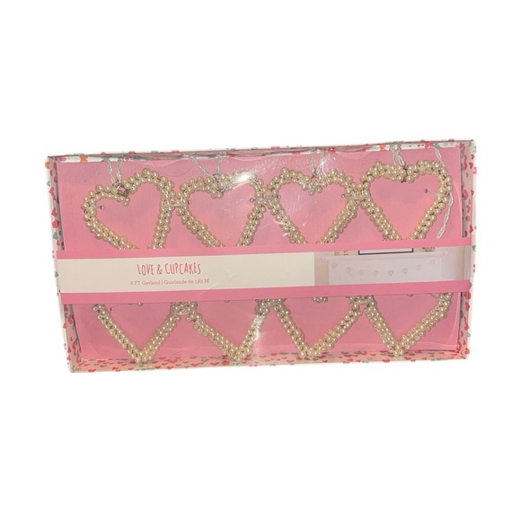 LOVE & CUPCAKES 6 FT GARLAND HEARTS PEARLS BEADED NIB - Picture 1 of 2